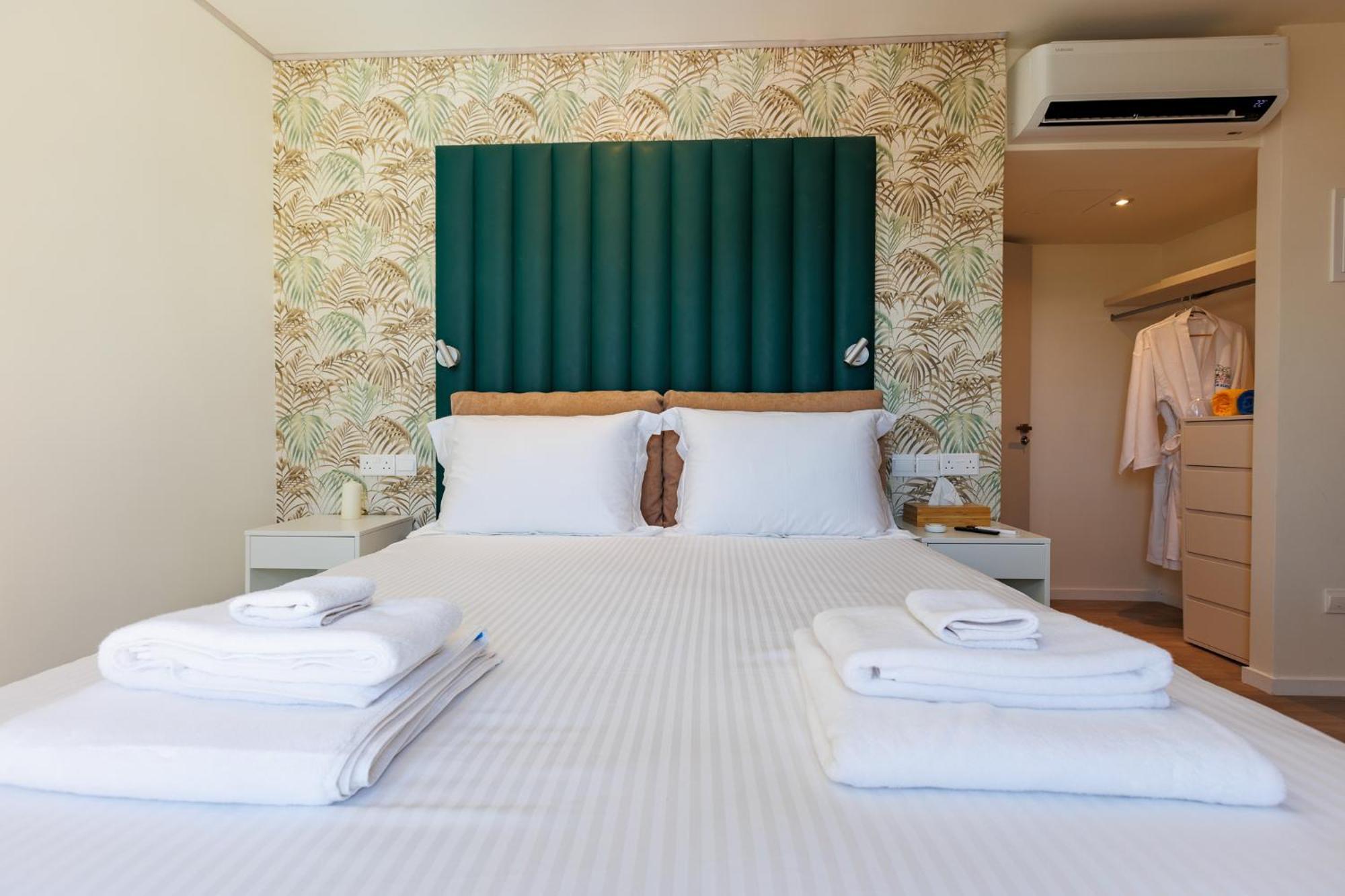 The Palm Suites - Adults Only Лимасол Экстерьер фото